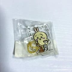 ちいかわ　なんかおいしーネ‼︎ アクスタにもなるアクキーinカプセル うさぎのサムネイル