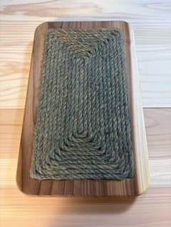 猫家具　爪研ぎ　杉無垢材　ハンドメイドのサムネイル