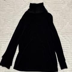 トクコプルミエヴォル ブラック ハイネック フレア袖 トップス - メルカリ