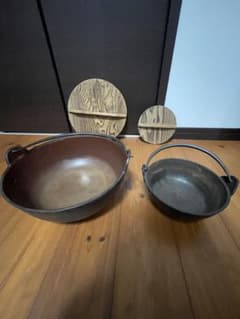 【南部鉄器】田舎鍋 2点セット（28cm18cm）木蓋付 いろり鍋 鋳物 刻印有 南部鉄器】田舎鍋 2点セット（28cm18cm）木蓋付 いろり鍋 鋳物 刻印有
