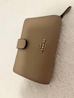 coach 二つ折り財布のサムネイル