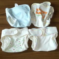 おむつカバー　70センチ4枚のサムネイル