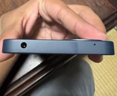 スマートフォン 本体 ネイビーのサムネイル