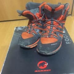 【難あり】マムート 登山靴のサムネイル