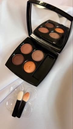 【秋におすすめ】CHANEL レ キャトル オンブル 354 ウォームメモリーズのサムネイル