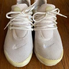 ナイキプレスト NIKEスニーカー　26cm 白のサムネイル