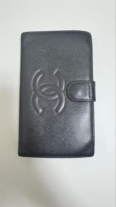 CHANEL ブラックレザー 二つ折り財布　キャビアスキンのサムネイル