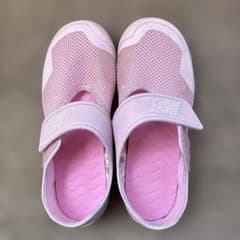 ニューバランス　キッズ メッシュサンダル ピンクのサムネイル