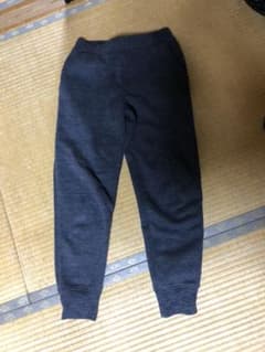 ユニクロ　ブロックテックパンツのサムネイル