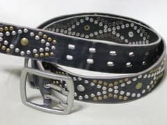 新品・未使用牛革黒・スタッズベルトおしゃれのサムネイル