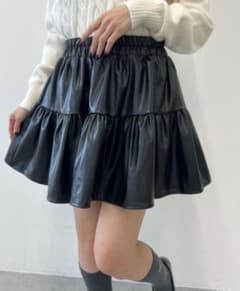 wego 合皮フレアスカート　ブラックのサムネイル