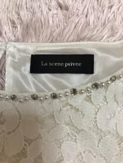 お値下げ！La scene privee  白花柄 LLサイズのサムネイル