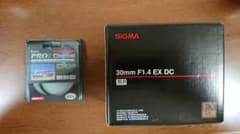 【値下げ】SIGMA 30mm F1.4 EX DC HSM ＋ プロテクターのサムネイル