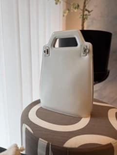 Ferragamoフェラガモ ワンダ 2WAYバッグ ガンチーニ ホワイト 美品 