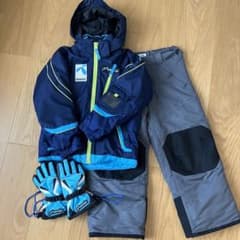フェニックス上着120➕グローブ➕チェロキーパンツ　スノーウェア　雪遊びのサムネイル