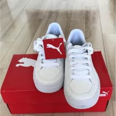 PUMAスニーカーのサムネイル