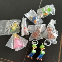 スーパーマリオ カプセルトイ キーホルダー まとめ売りめじるしアクセサリーのサムネイル