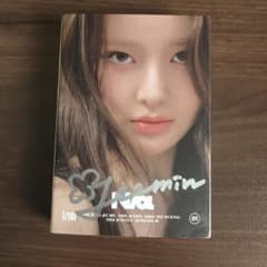 KCON JAPAN 2025 izna ジミン サイン入りアルバム - メルカリ