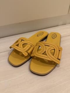 TOD'S フラットサンダル イエローのサムネイル
