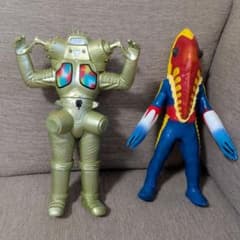 キングジョー、メトロン星人ソフビ 2体セット キングジョー、メトロン星人ソフビ 2体セット - メルカリ