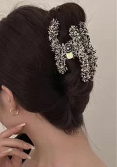 ラスト1点❣️ダブルC形エレガントヘアクリップ(WHITE)のサムネイル