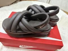 【匿名配送】NIKE エアマックス アイラ サンダル 23cm ブラウン 箱ありのサムネイル