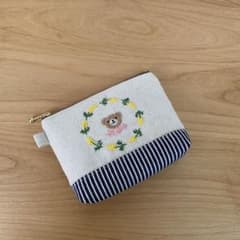 手刺繍 ファスナーポーチ ハンドメイド - メルカリ