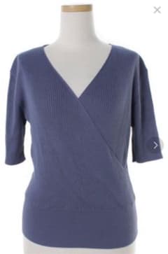 アーバンリサーチ　Vネックニットのサムネイル