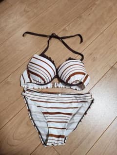 レディース　水着　ビキニのサムネイル