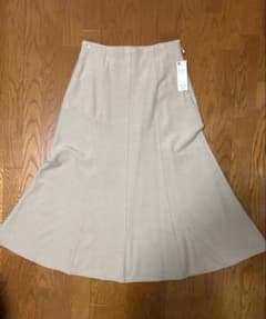 UNIQLO XL ベージュ フレアスカートのサムネイル