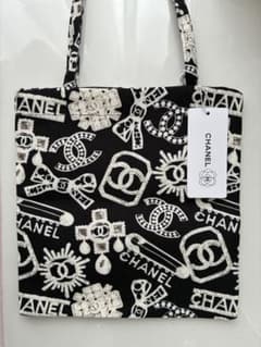 CHANELノベルティ♡グラフィティトートバック シャネル グラフィティデザイン トートバッグ ショッピングトート