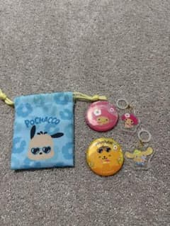 サンリオ キャラクターズ 巾着 缶バッジ アクリルキーホルダー - メルカリ