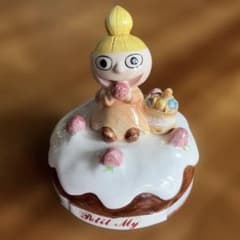 ムーミン リトルミイ 陶器製フィギュア ケーキモチーフのサムネイル