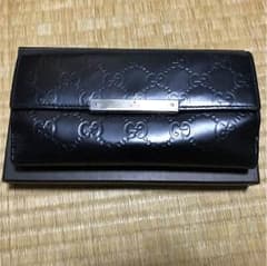 GUCCI財布のサムネイル