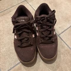 adidas ブラウン スエード スニーカーのサムネイル