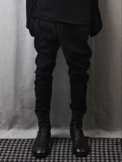 JULIUS サルエルスキニーパンツ 立体構造 ドレープ アシンメトリー