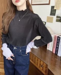 プリーツ加工 ハイネック 長袖カットソー ブラック