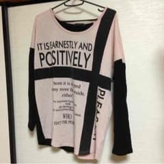 英字ロゴ Ｔシャツのサムネイル