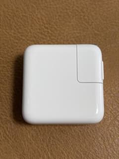 Apple 30W USB-C 電源アダプタのサムネイル