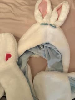 【美品】ディズニー　マフラーファンキャップ　時計うさぎのサムネイル