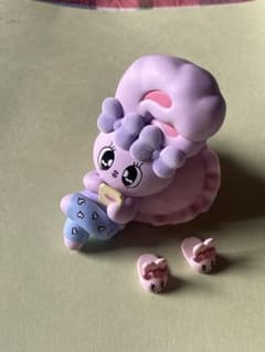 エスターバニー　フィギュア　Esther Bunny Holiday Vibeのサムネイル