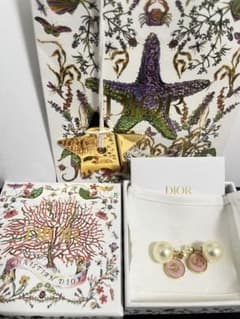 正規品 Dior ピアス パール付き 新作のサムネイル
