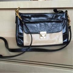 BARDOT ROSE  エナメルショルダーバッグのサムネイル