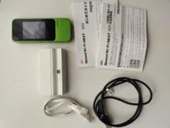 ★UQ WiMAX2+ Speed Wi-Fi NEXT W04クレードル付のサムネイル
