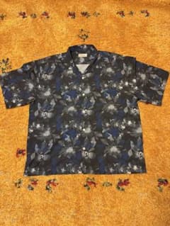 CREALY 花柄 半袖シャツのサムネイル