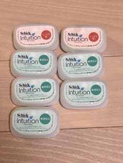 ★s様専用★【新品未使用】Schick Intuition 替え刃 ２種セットのサムネイル