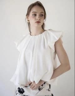 Acka. drape volume tops ホワイト - メルカリ