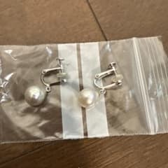 美品　パール ドロップ イヤリング シルバーカラーのサムネイル