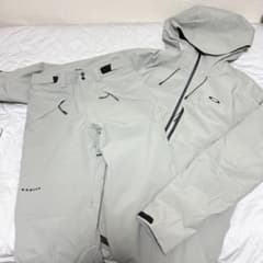 上下セット】OAKLEY スノーボード ウェア メンズ グレー - メルカリ