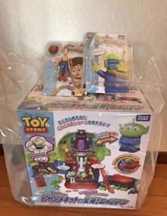 トイストーリー ピザプラネット   ウッディ、エイリアン付きのサムネイル